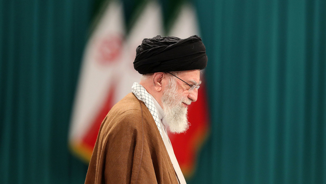 los-primeros-comentarios-del-ayatola-irani-tras-el-accidente-del-helicoptero-presidencial