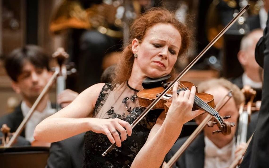 la-violinista-alemana-carolin-widman-descubre-argentina-a-traves-de-la-serie-“breaking-music”