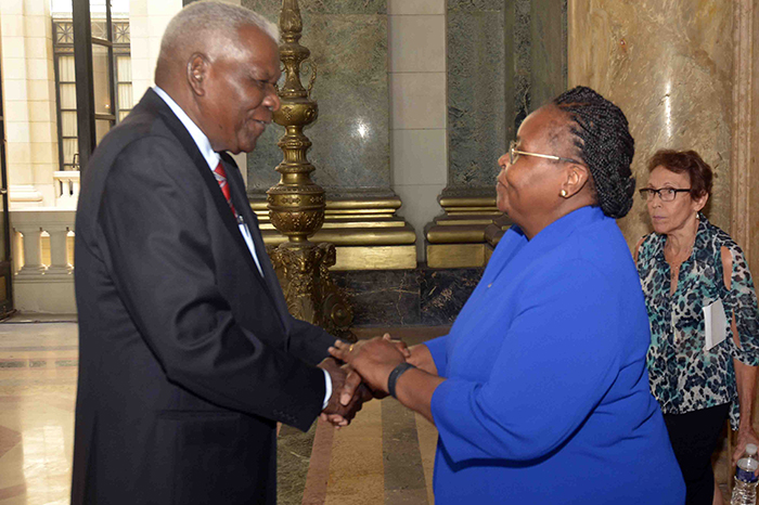 recibio-esteban-lazo-a-presidenta-del-parlamento-de-mozambique